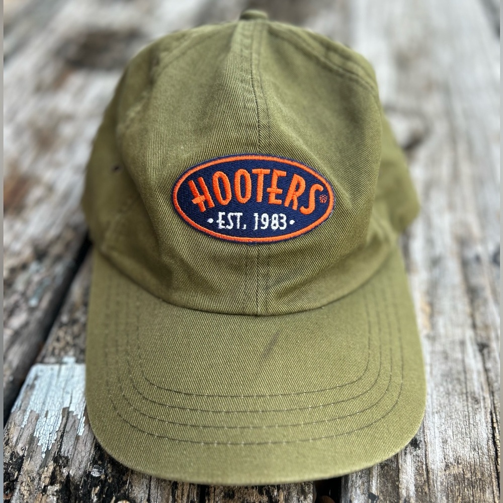 Hooters Headwear: Kudzu Hooters Gulf Shores, Alabama Olive Green Adjustable Hat
